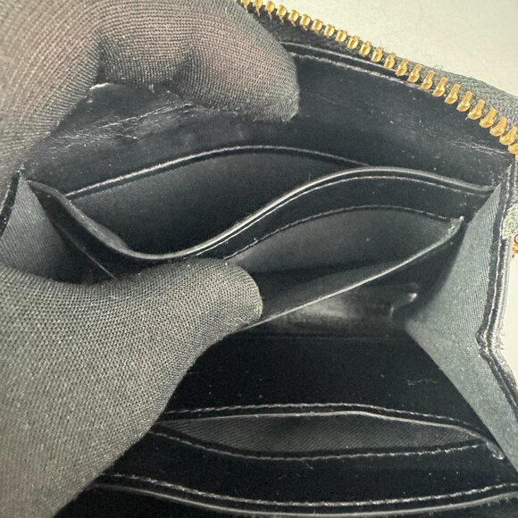 Marc Jacobs LEATHER ZIP AROUND WALLET IN TRUE RED - Picture 8 of 15